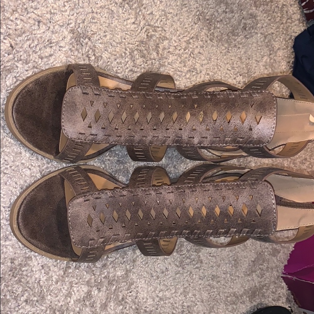 Never worn brown heels